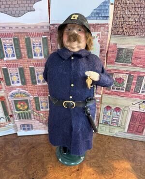 Byers Choice Carolers 1994 CONSTABLE LONDON POLICEMAN BOBBY Christmas Cries